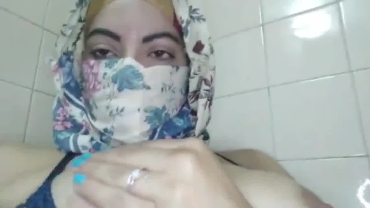muslim girl in a hijab copulates hindu man , porn c6 photo
